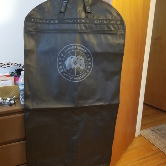 Canada Goose Garment Bag - Picture 3 of 3